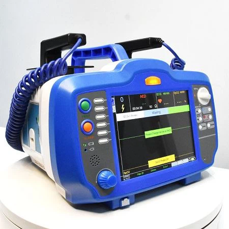 Defibrilator AED
